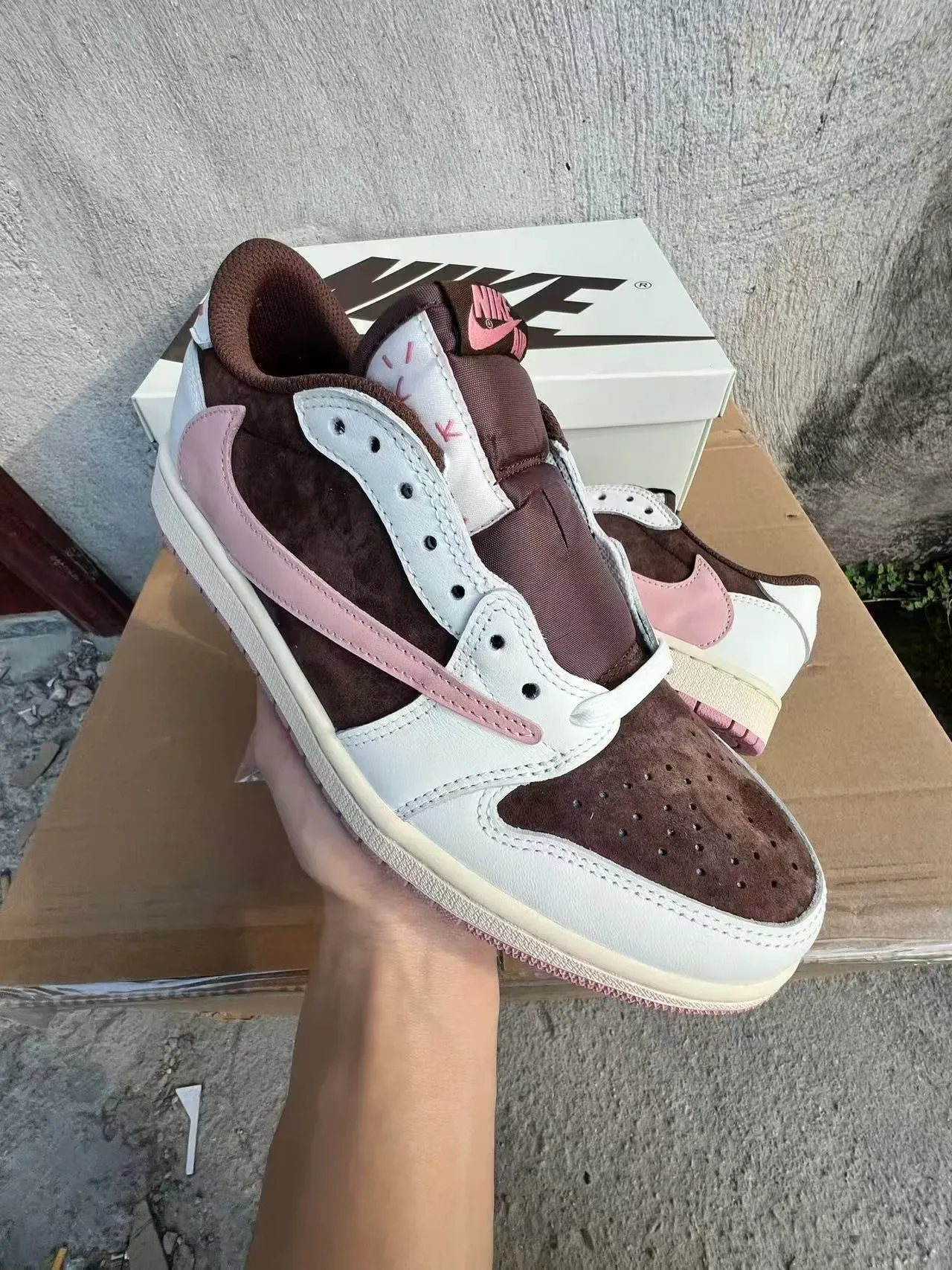 Nike Air Jordan 1 Low Marron Blanc Rose Sneakers Lifestyle 2