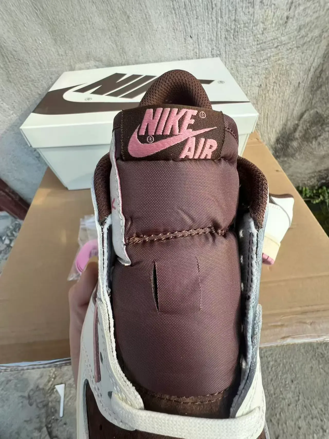 Nike Air Jordan 1 Low Marron Blanc Rose Sneakers Lifestyle 4