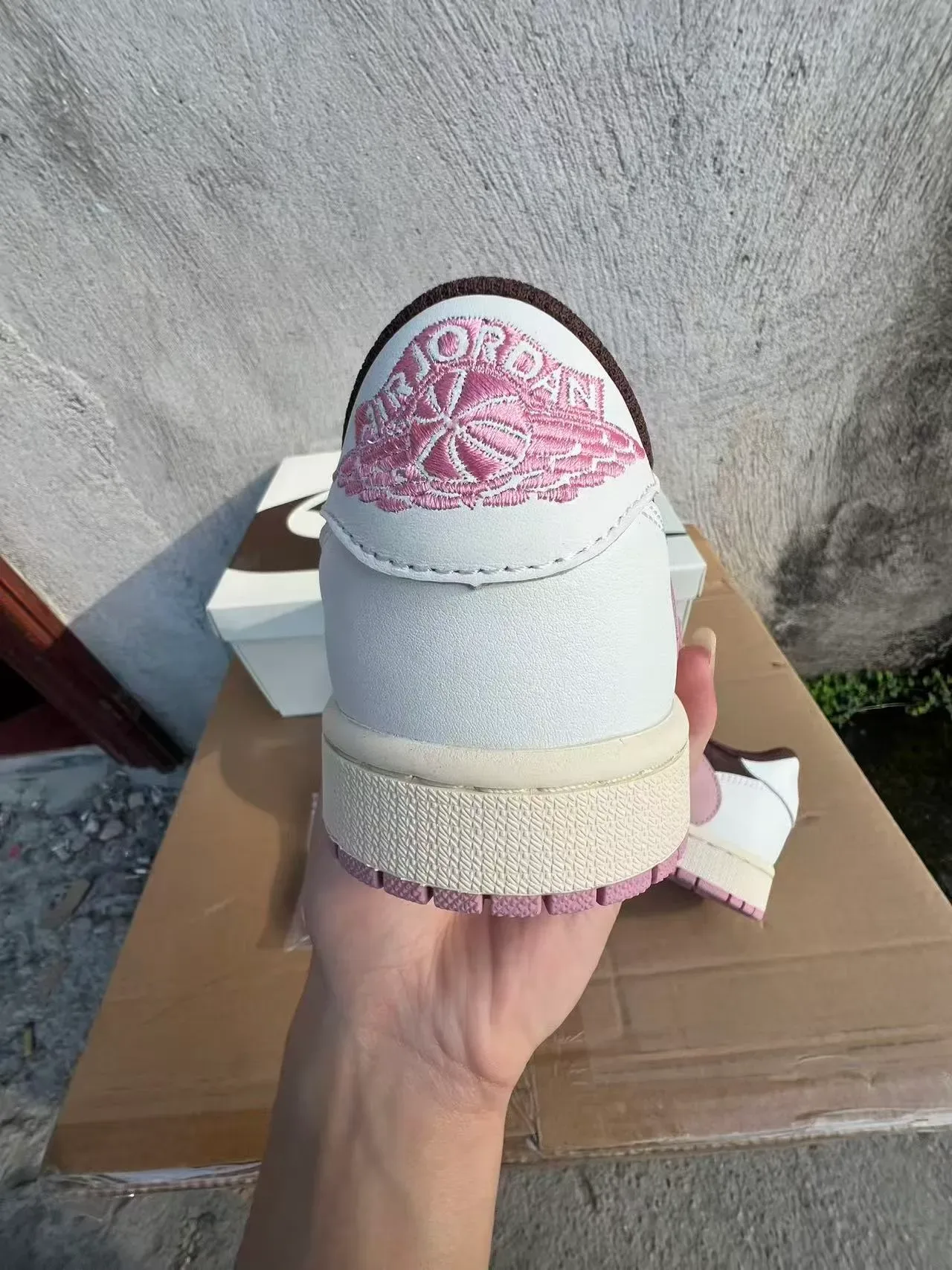 Nike Air Jordan 1 Low Marron Blanc Rose Sneakers Lifestyle 8