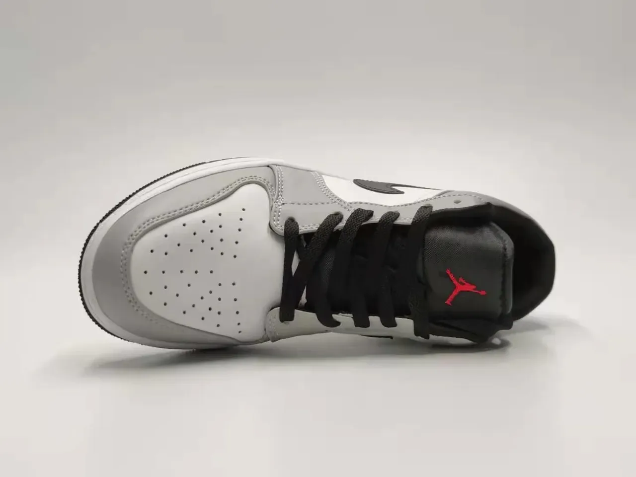 Nike Air Jordan 1 Low Gris Blanc Noir Chaussures Lifestyle 6