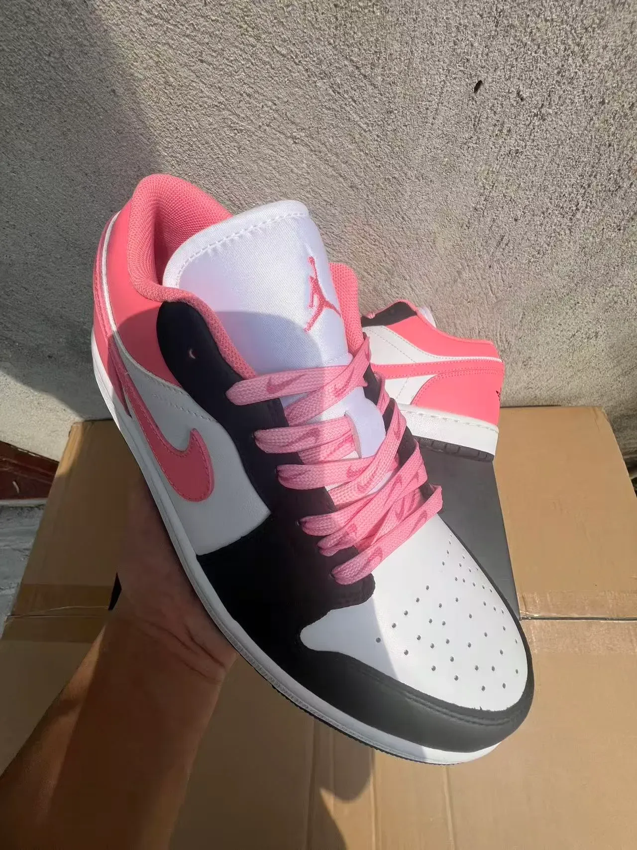Nike Air Jordan 1 Low Chaussures Lifestyle Rose Blanc Noir 2