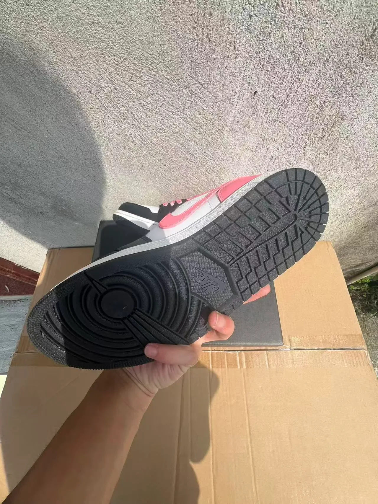 Nike Air Jordan 1 Low Chaussures Lifestyle Rose Blanc Noir 6