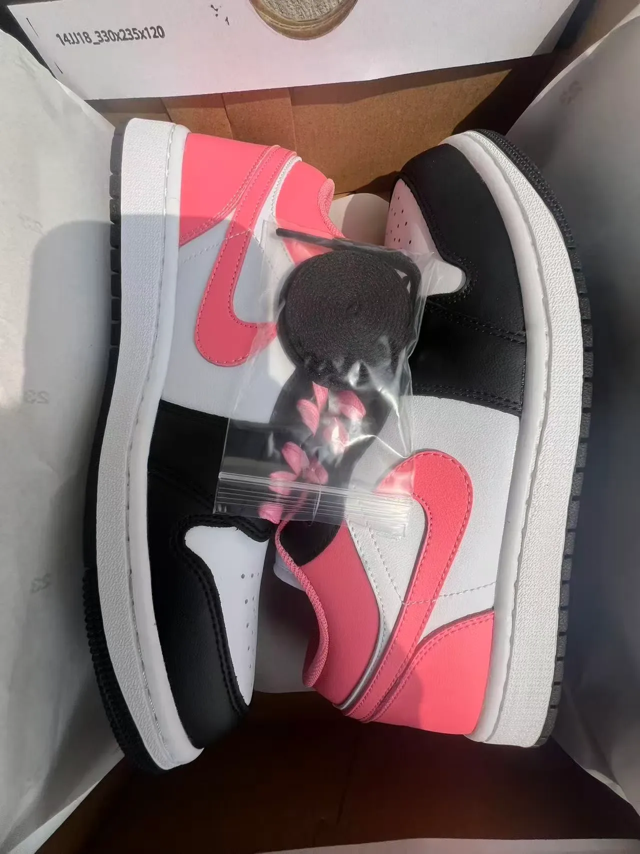 Nike Air Jordan 1 Low Chaussures Lifestyle Rose Blanc Noir 9