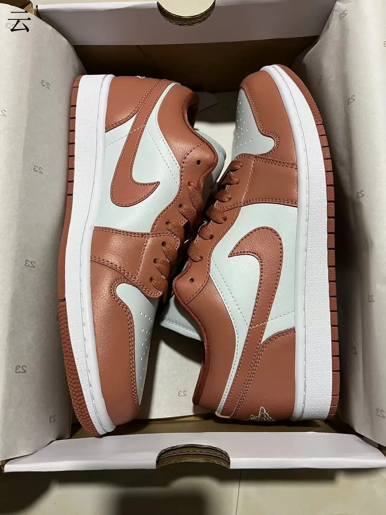 Nike Air Jordan 1 Low Terracotta Blanc Lifestyle Sneakers 2