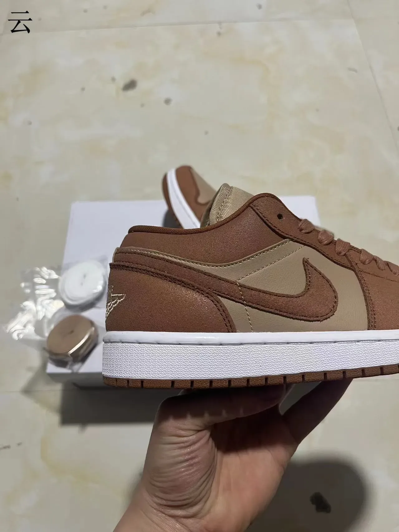 Nike Air Jordan 1 Low Deux Tons Marron Sneakers Lifestyle 8