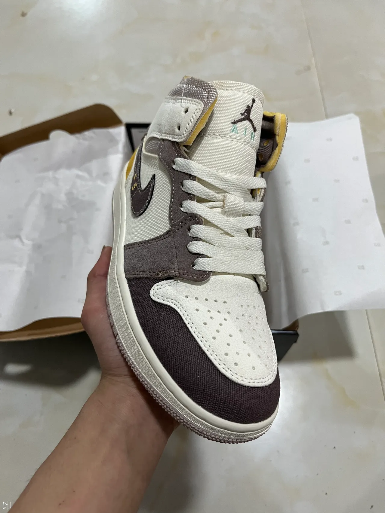 Nike Air Jordan 1 Mid Off-White Taupe Mustard Basketball Shoes 2