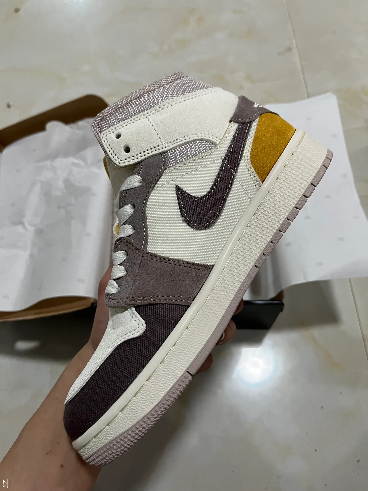 Nike Air Jordan 1 Mid Off-White Taupe Mustard Basketball Shoes 4