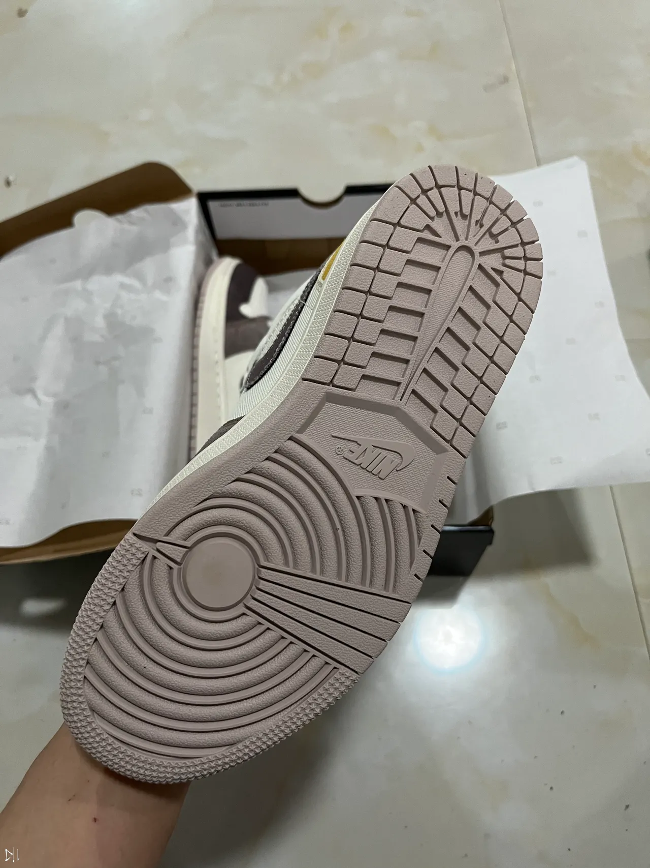 Nike Air Jordan 1 Mid Off-White Taupe Mustard Basketball Shoes 5
