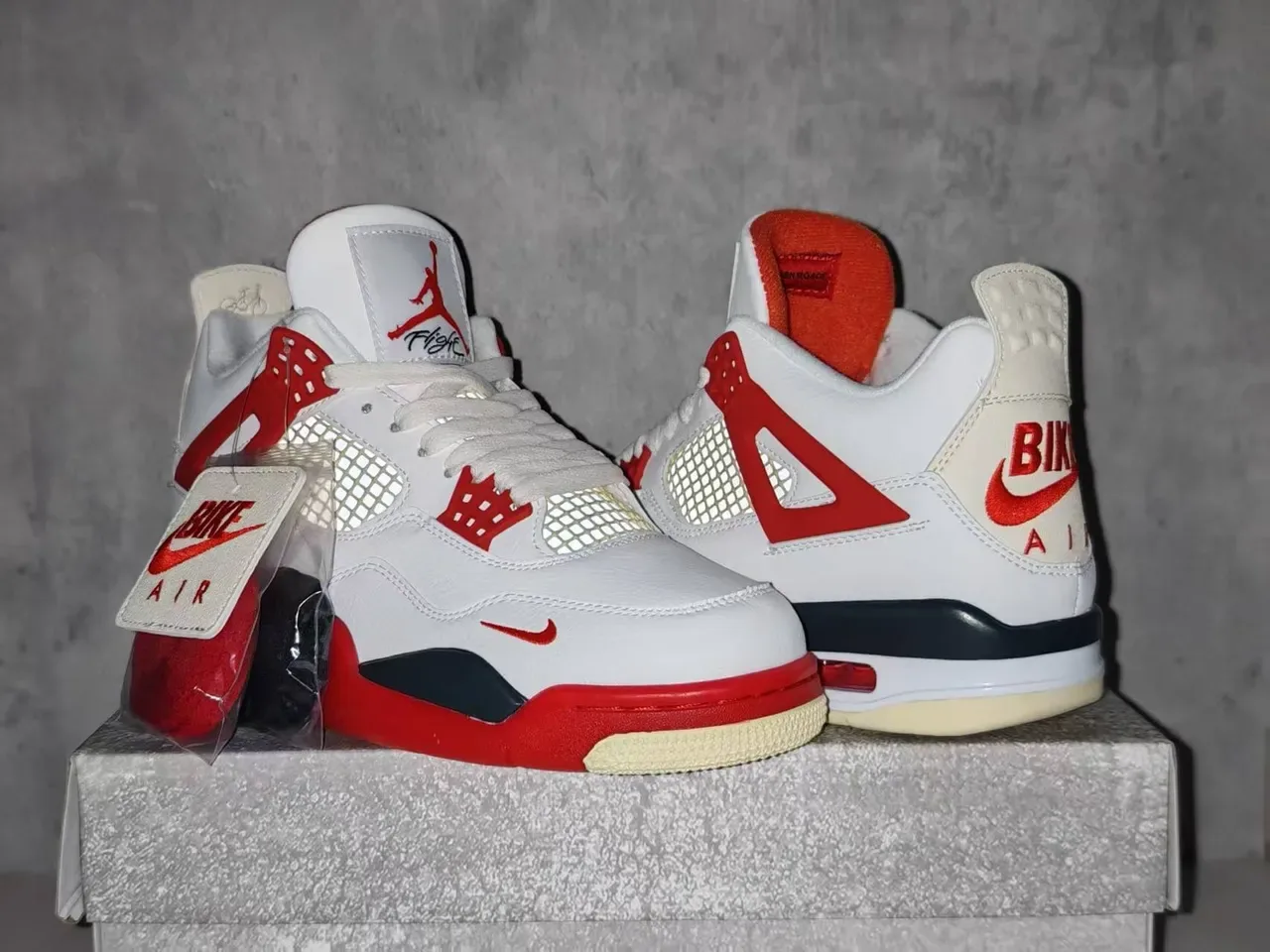 Nike Air Jordan 4 blanc rouge beige chaussures de basket-ball 7