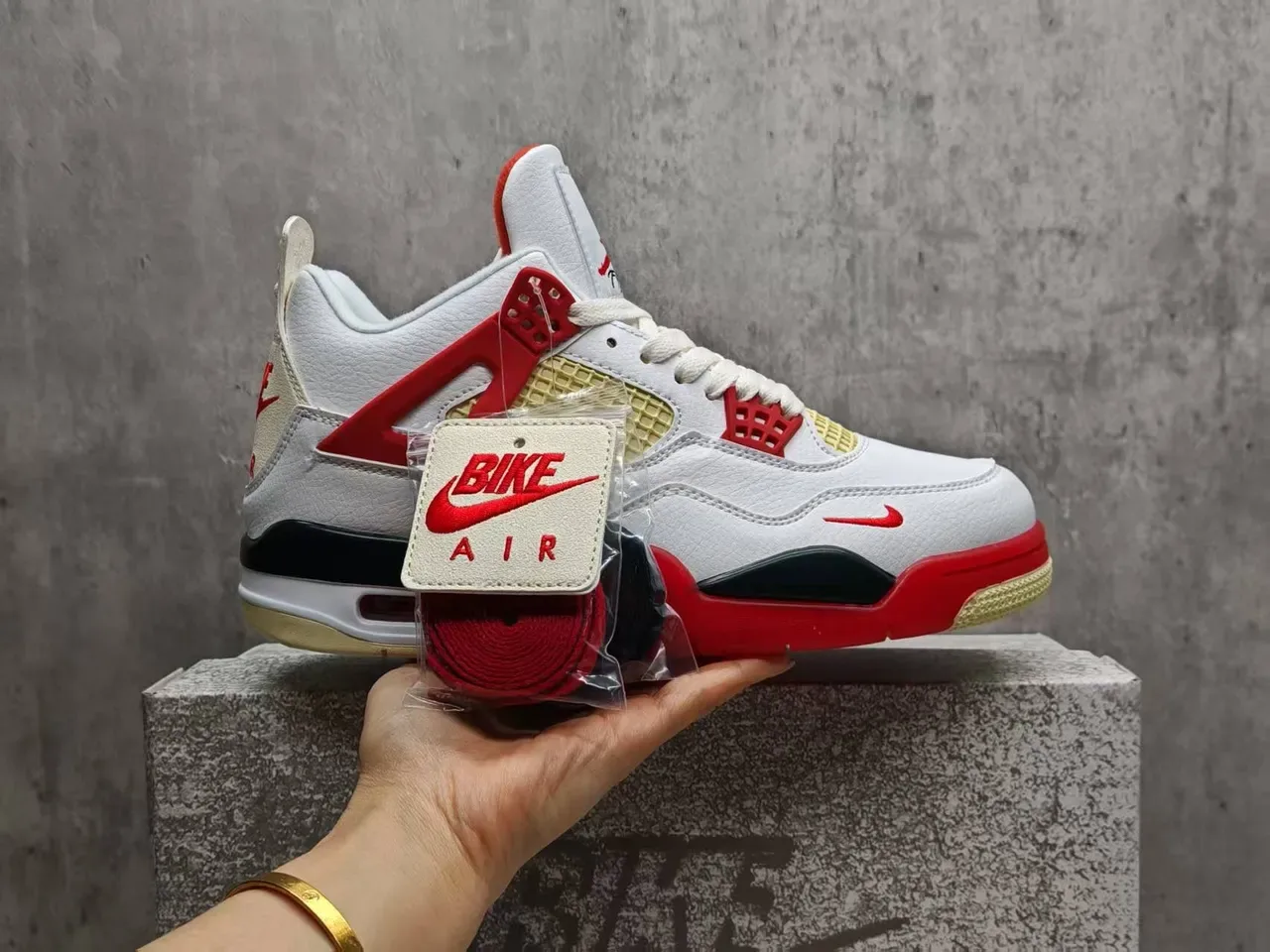 Nike Air Jordan 4 blanc rouge beige chaussures de basket-ball 10