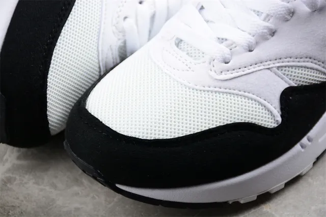 Nike Air Max 1 White Black Turquoise Lifestyle Sneakers 8