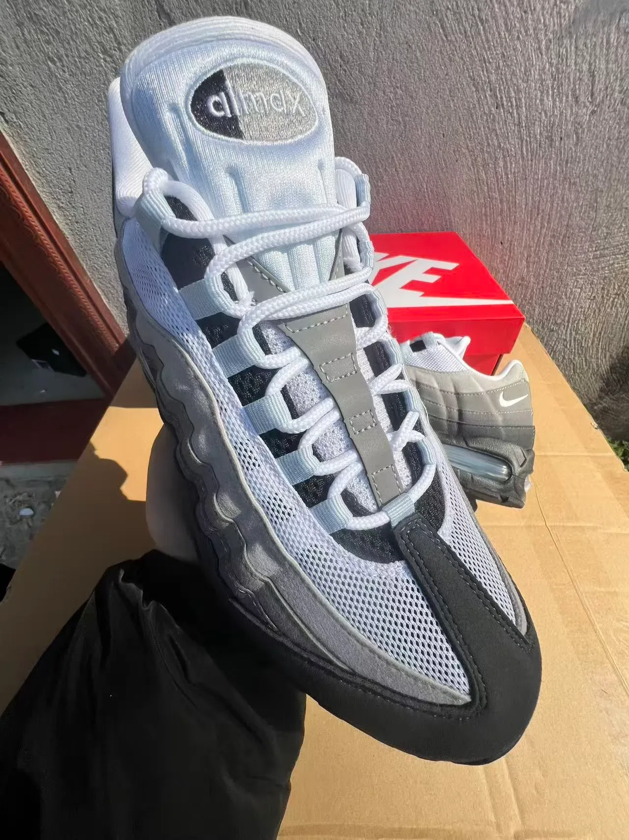 Nike Air Max 95 Cinza Preto Branco Tênis Lifestyle 2