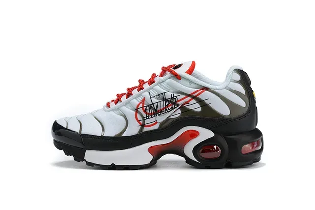 Nike Air Max Plus Black Pink Gradient Lifestyle Sneakers 3