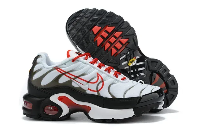 Nike Air Max Plus Black Pink Gradient Lifestyle Sneakers 4
