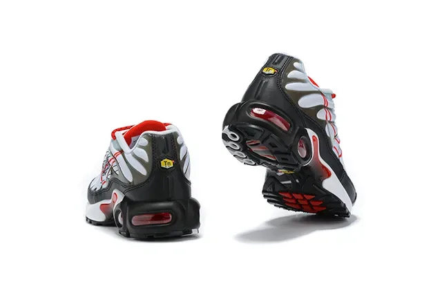 Nike Air Max Plus Black Pink Gradient Lifestyle Sneakers 7
