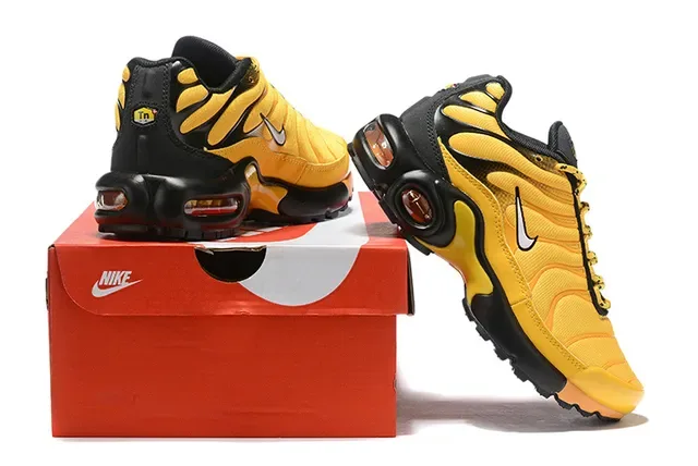 Nike Air Max Plus Black Pink Gradient Lifestyle Sneakers 14