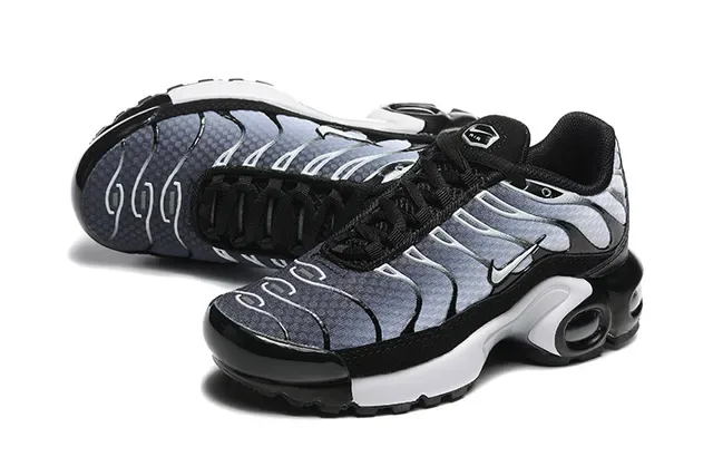 Nike Air Max Plus Black Pink Gradient Lifestyle Sneakers 21