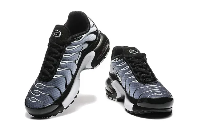 Nike Air Max Plus Black Pink Gradient Lifestyle Sneakers 23