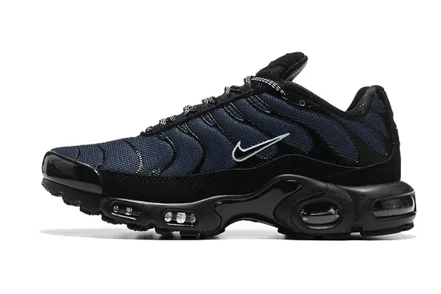Nike Air Max Plus Black Silver Lifestyle Sneakers 4