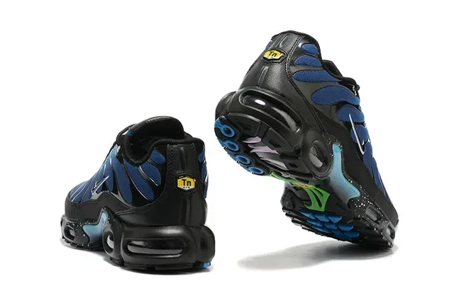 Nike Air Max Plus Black Silver Lifestyle Sneakers 24