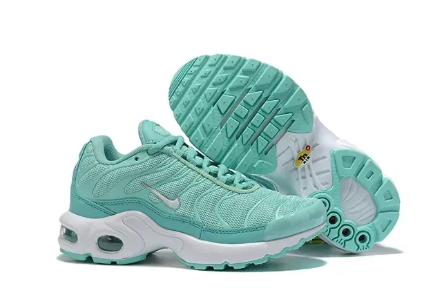 Nike Air Max Plus Lifestyle Sneakers 3