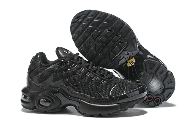 Nike Air Max Plus Lifestyle Sneakers 4