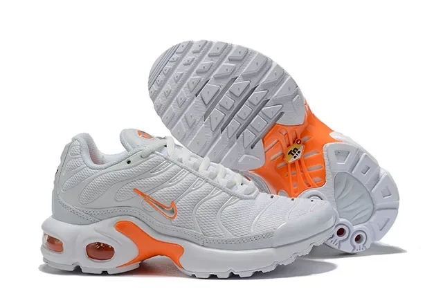 Nike Air Max Plus Lifestyle Sneakers 6