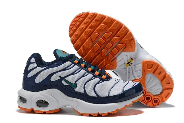 Nike Air Max Plus Lifestyle Sneakers 7