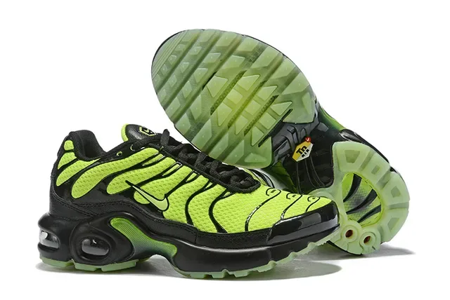 Nike Air Max Plus Lifestyle Sneakers 8