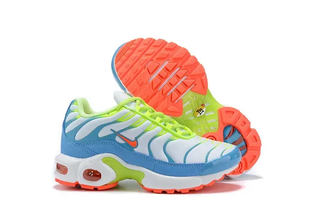 Nike Air Max Plus Lifestyle Sneakers 9