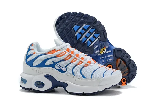 Nike Air Max Plus Lifestyle Sneakers 11