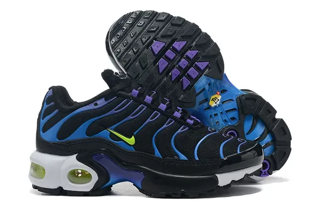 Nike Air Max Plus Lifestyle Sneakers 17