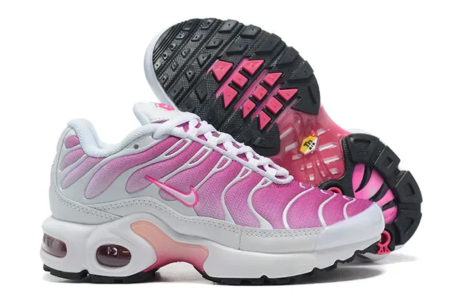 Nike Air Max Plus Lifestyle Sneakers 20