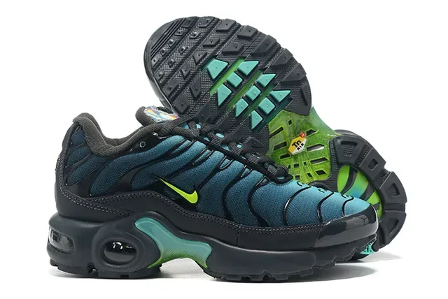 Nike Air Max Plus Lifestyle Sneakers 22