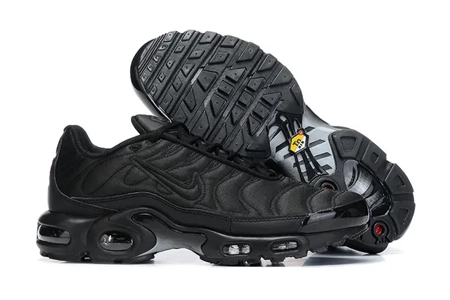 Nike Air Max Plus Light Blue Black White Lifestyle Sneakers 8