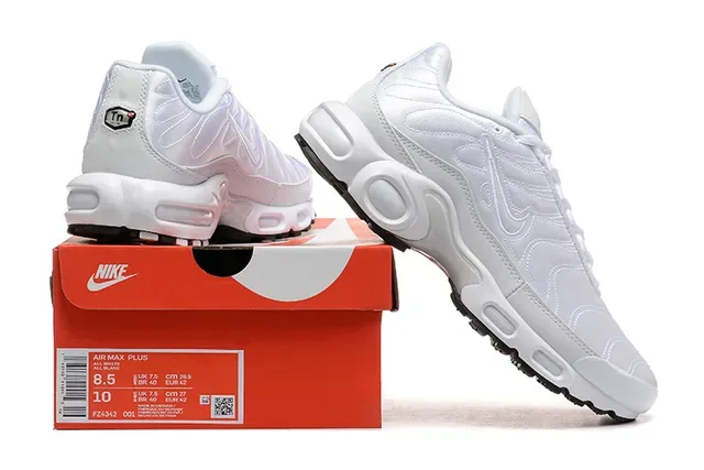 Nike Air Max Plus Teal Gradient Lifestyle Sneakers 14