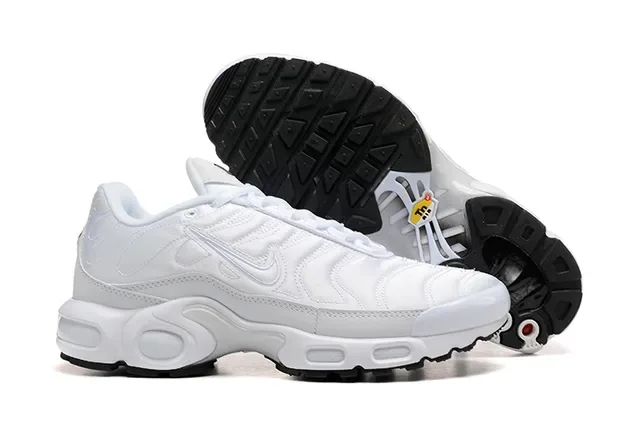 Nike Air Max Plus Teal Gradient Lifestyle Sneakers 15