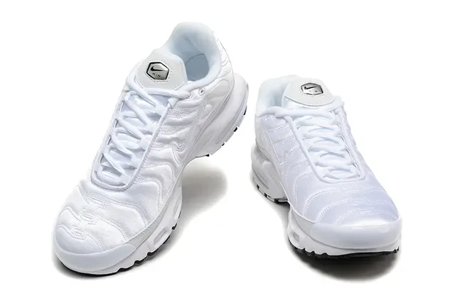 Nike Air Max Plus Teal Gradient Lifestyle Sneakers 19