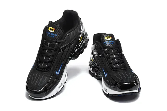 Nike Air Max Plus Tuned White and Blue Lifestyle Sneakers 3