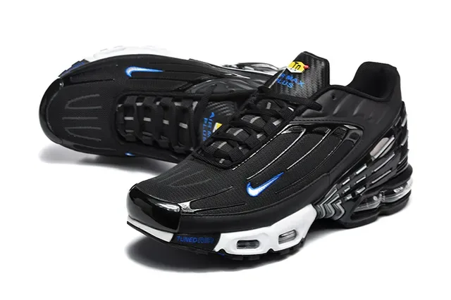 Nike Air Max Plus Tuned White and Blue Lifestyle Sneakers 4