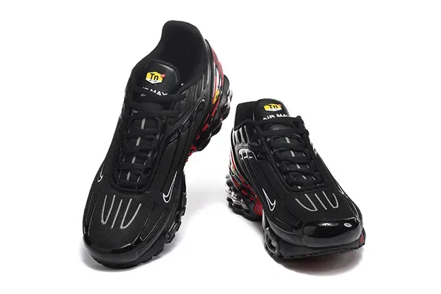 Nike Air Max Plus Tuned White and Blue Lifestyle Sneakers 14