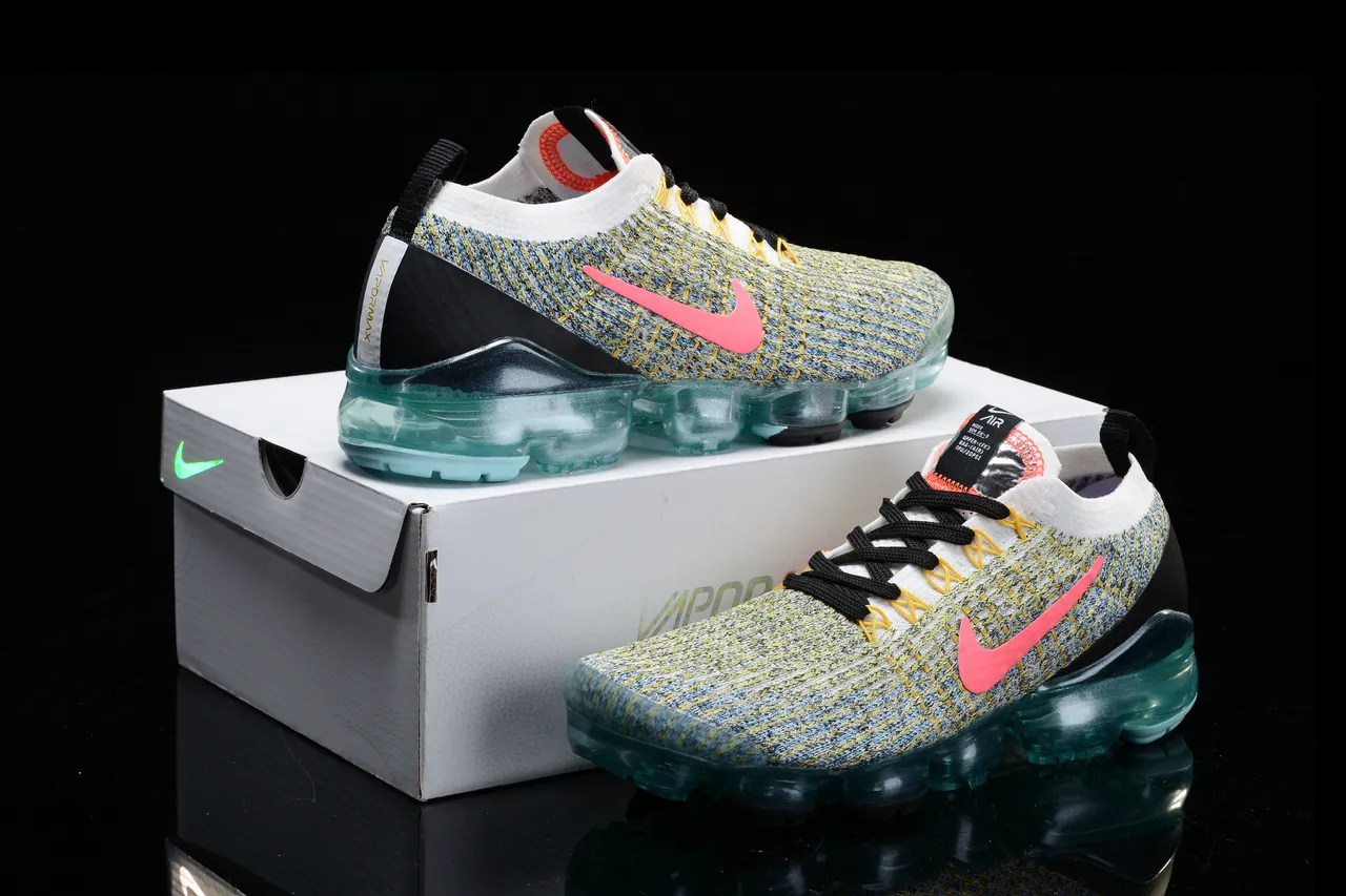 Nike Air VaporMax Flyknit Multicolor Knit Lifestyle Sneakers 16