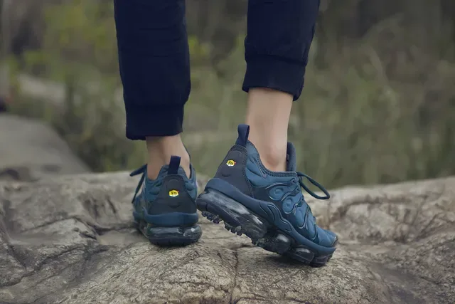 Nike Air VaporMax Plus Navy Monochrome Lifestyle Sneakers 4
