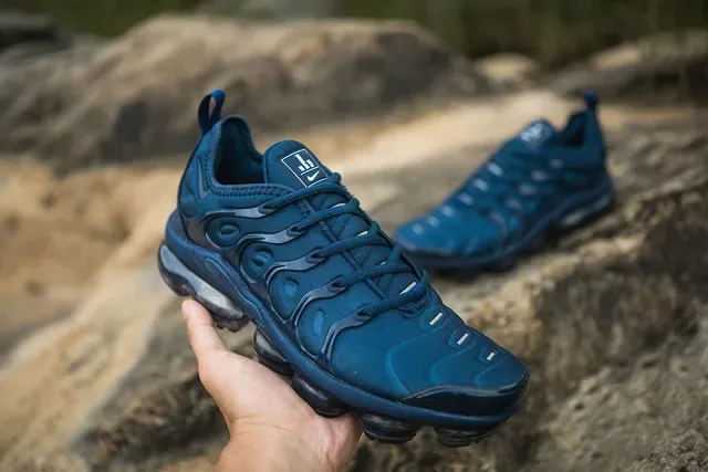 Nike Air VaporMax Plus Navy Monochrome Lifestyle Sneakers 7