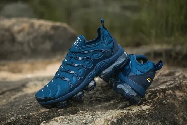 Nike Air VaporMax Plus Navy Monochrome Lifestyle Sneakers 8