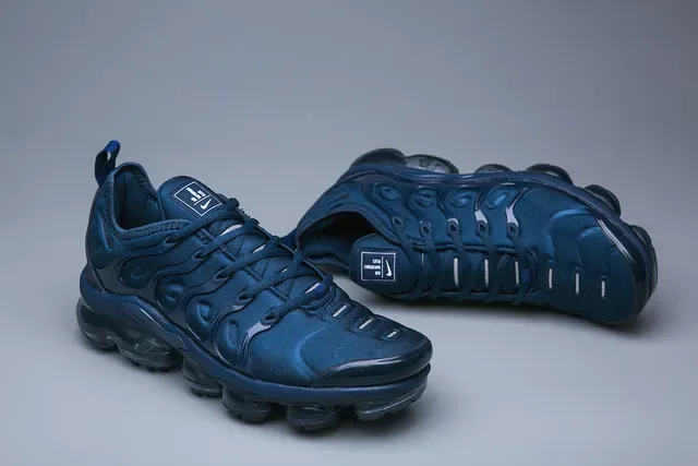 Nike Air VaporMax Plus Navy Monochrome Lifestyle Sneakers 14