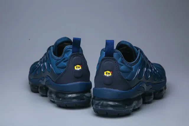 Nike Air VaporMax Plus Navy Monochrome Lifestyle Sneakers 16