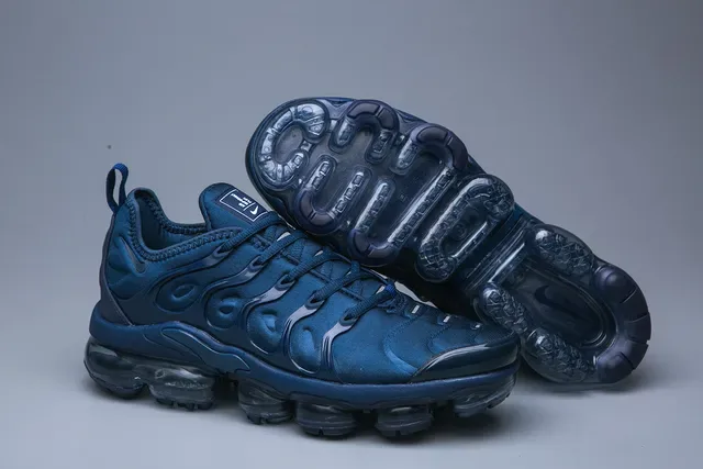 Nike Air VaporMax Plus Navy Monochrome Lifestyle Sneakers 17