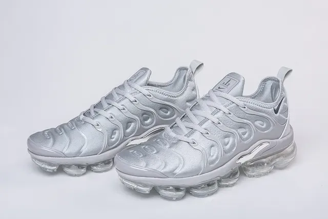 Nike Air VaporMax Plus Silver Reflective Lifestyle Sneakers 22