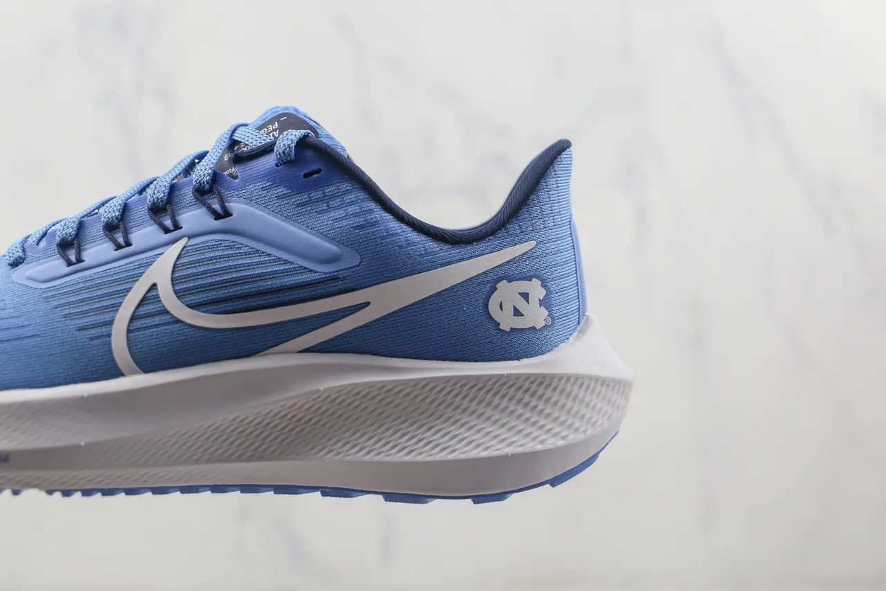 Nike Air Zoom Pegasus North Carolina Tar Heels zapatos de correr 7
